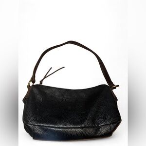 Q&A Y2K Black leather shoulder bag with brown suede accent.